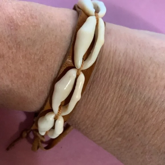 Shell bracelet* - Picture 2 of 6